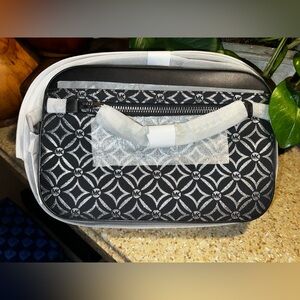 MICHAEL KORS Jet Set East West Large Zip Chain Crossbody Black Silver NWT $398